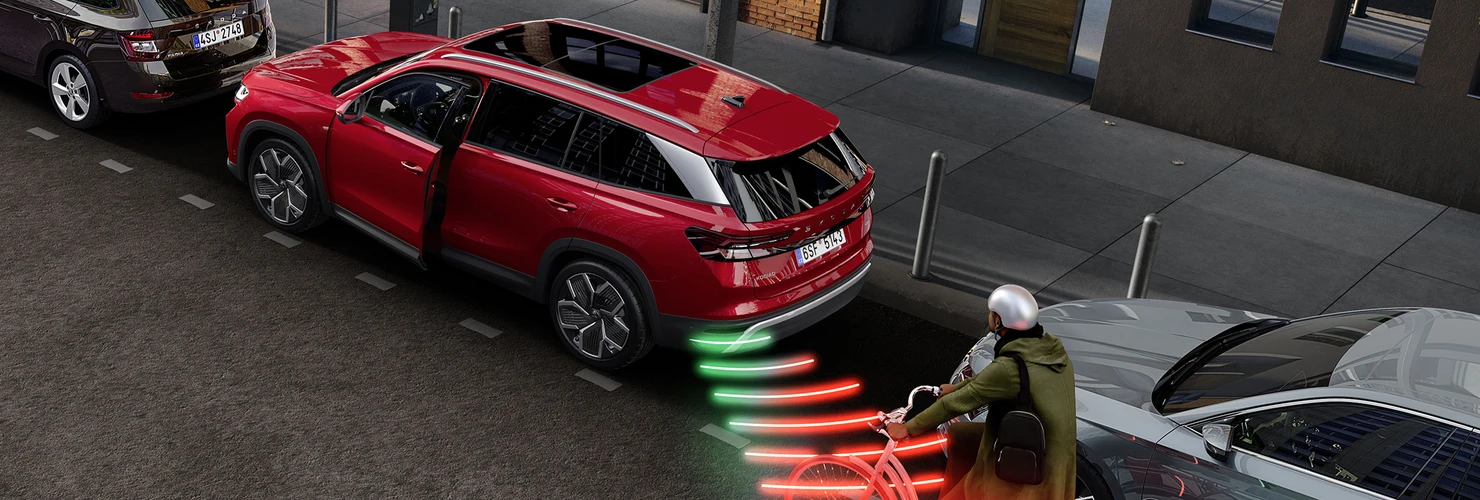 Side Assist monitors your blind spots and approaching vehicles from behind, alerting you through LED indicators on the mirrors so lane changes feel more informed and confident.